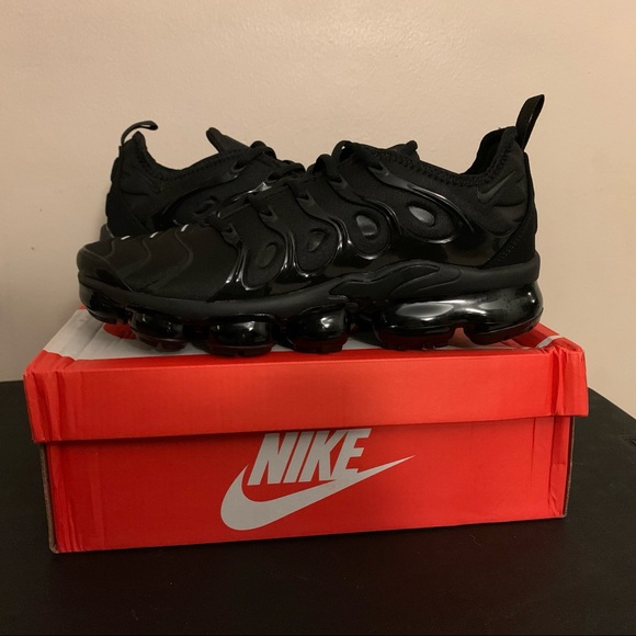 nike vapormax black mens size 9